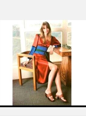 All season beautiful and Alegant tory burch dress   size 6